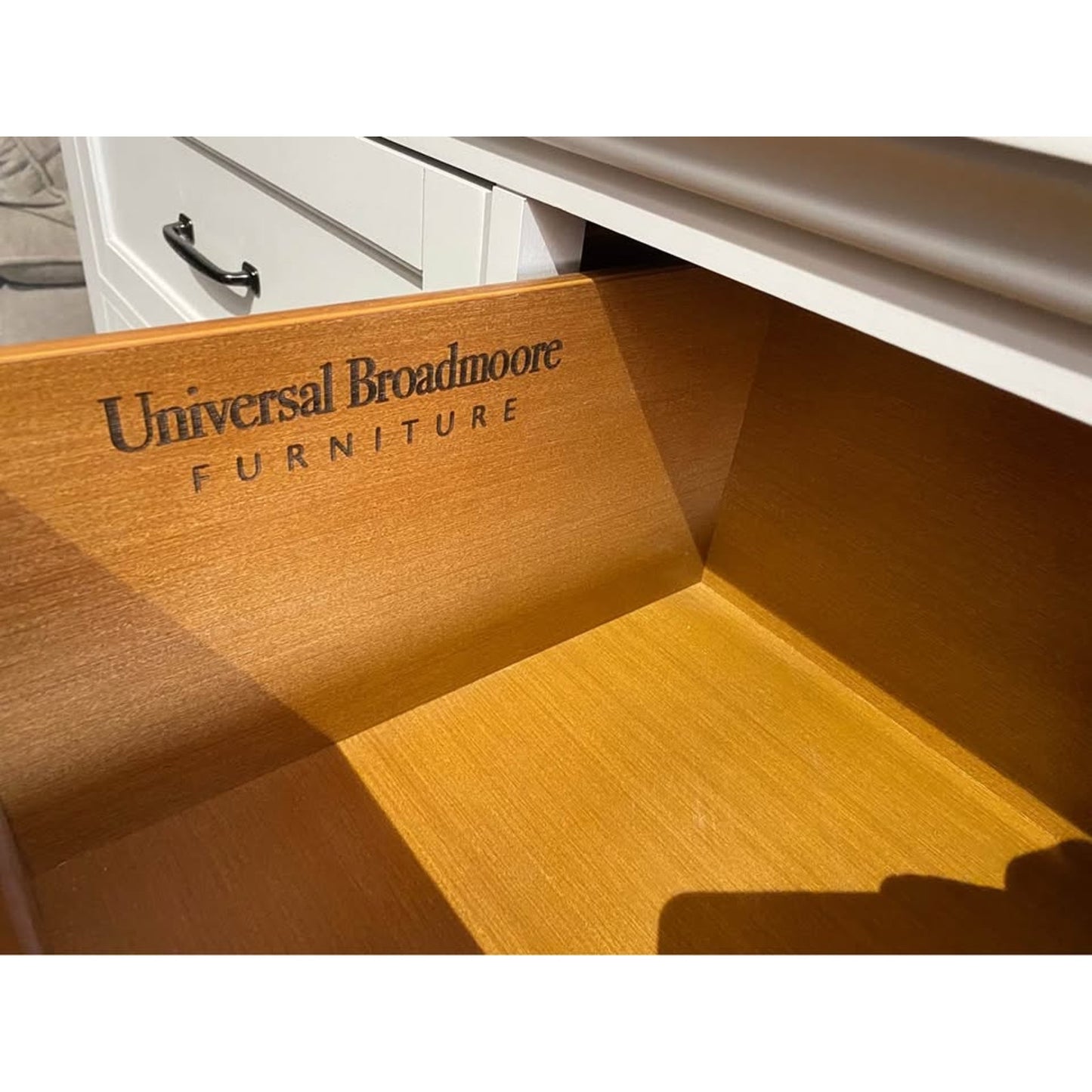 Universal broadmoor Rose 6-Drawer Dresser – New with Minor Dings and Scratches